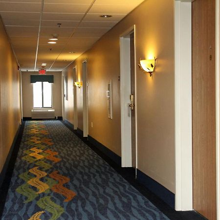 Beachfront Hotel Houghton Lake Bagian luar foto