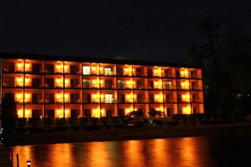 Beachfront Hotel Houghton Lake Bagian luar foto