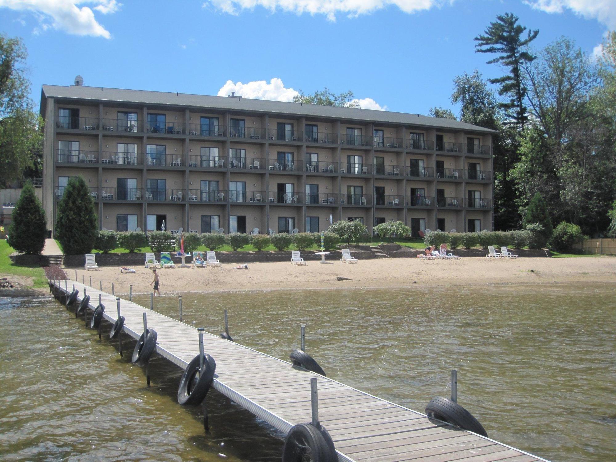 Beachfront Hotel Houghton Lake Bagian luar foto