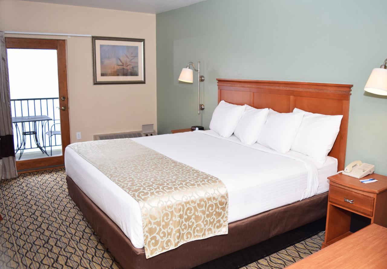Beachfront Hotel Houghton Lake Bagian luar foto