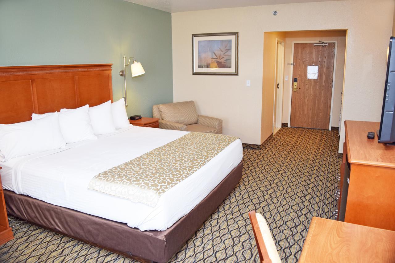 Beachfront Hotel Houghton Lake Bagian luar foto