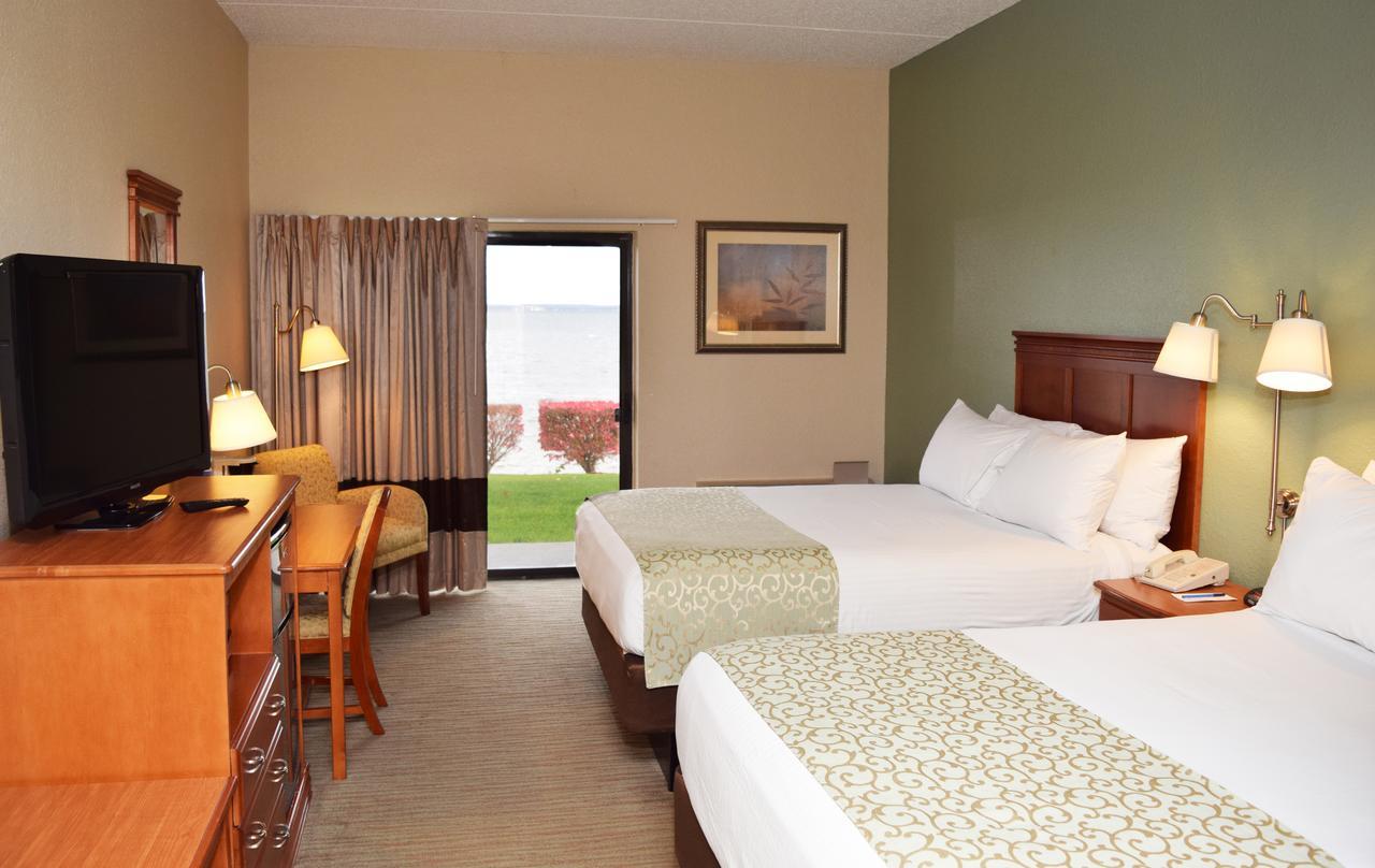Beachfront Hotel Houghton Lake Bagian luar foto
