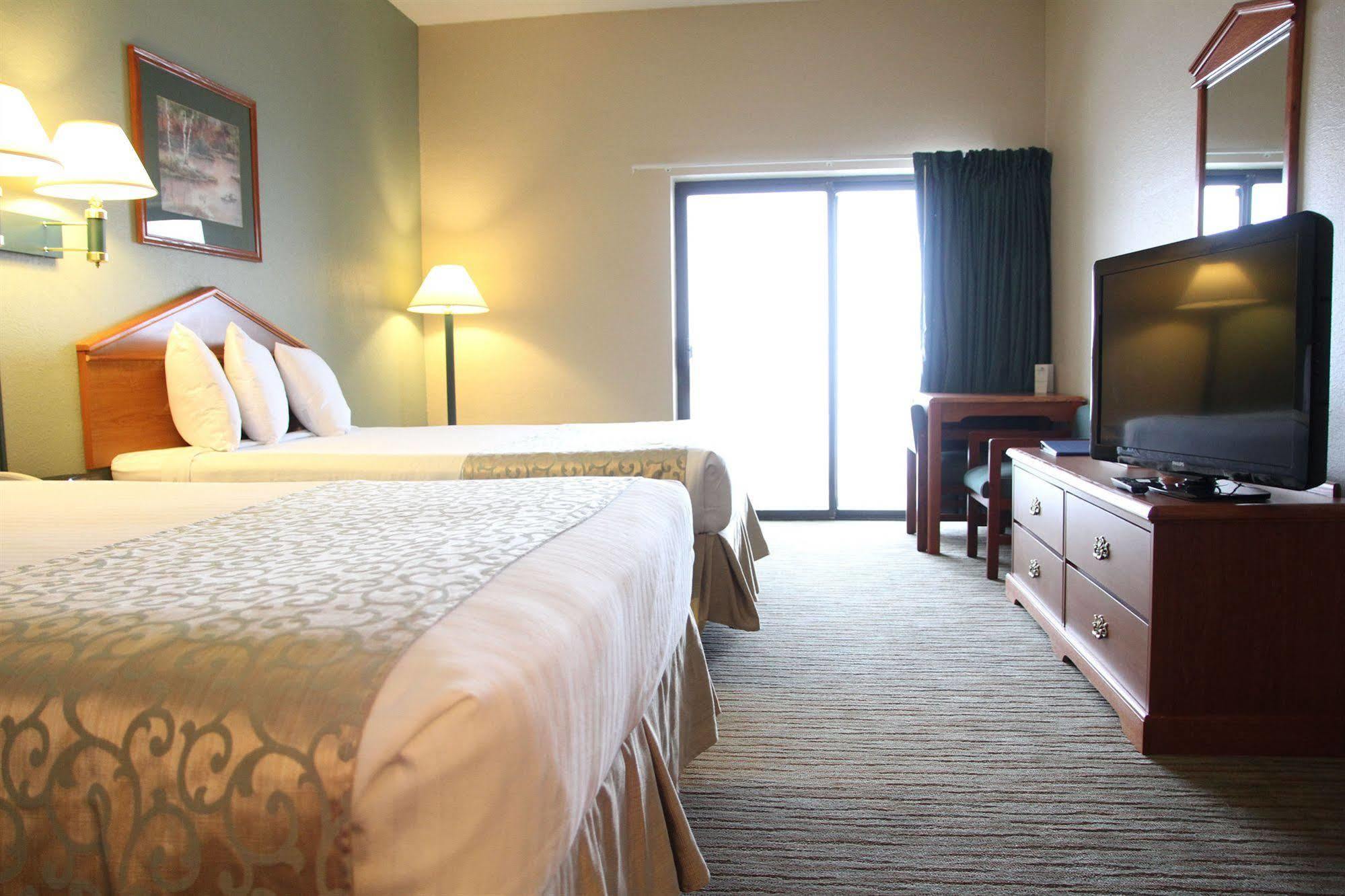 Beachfront Hotel Houghton Lake Bagian luar foto