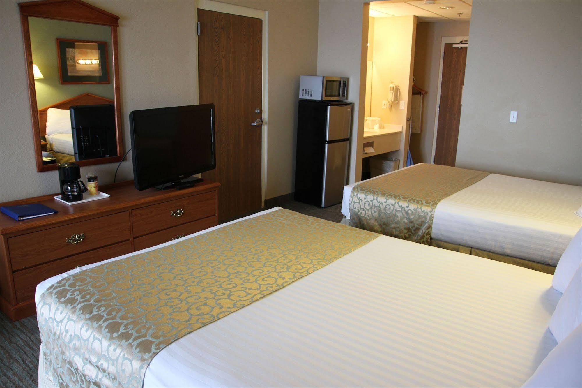 Beachfront Hotel Houghton Lake Bagian luar foto