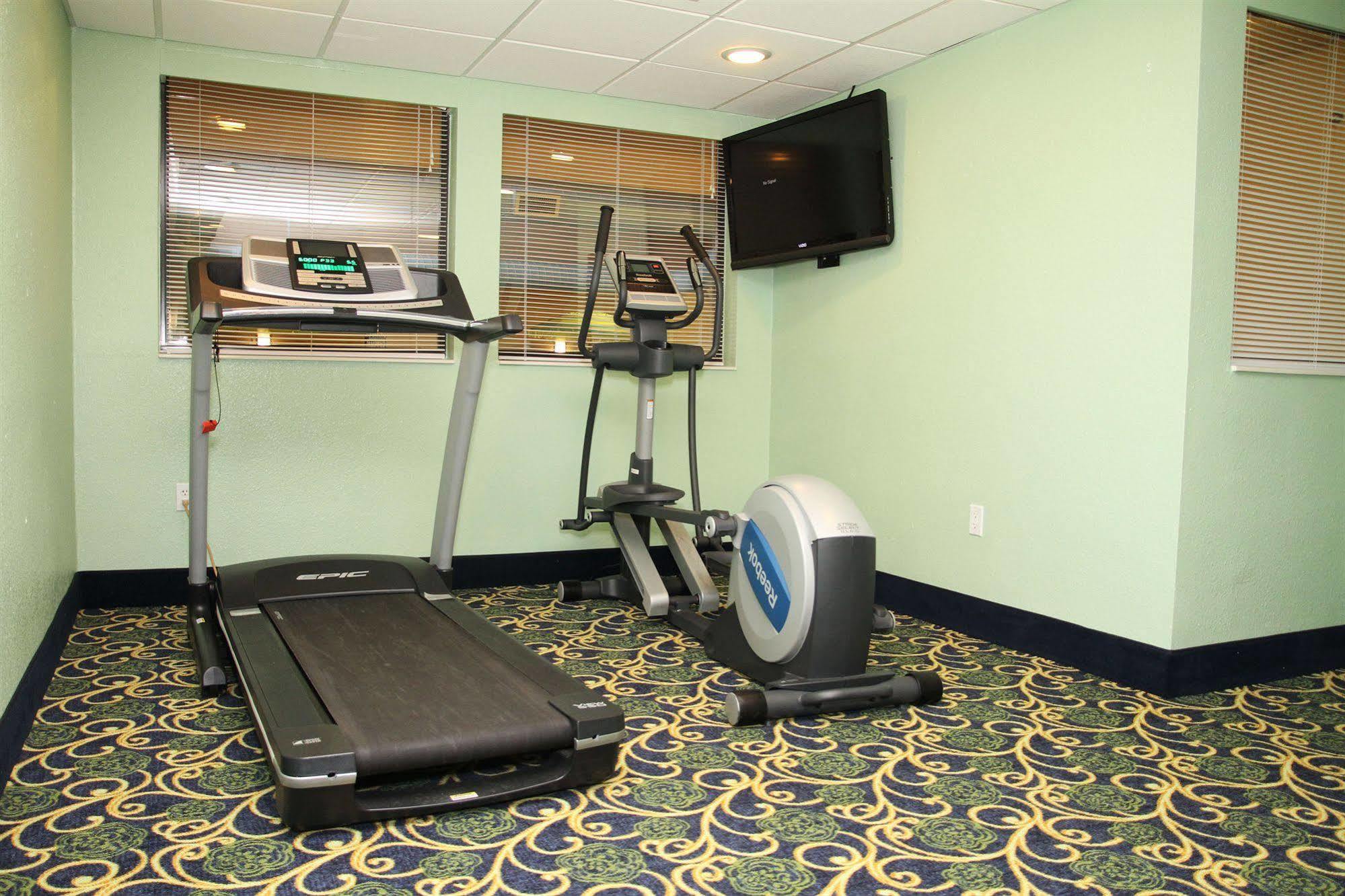 Beachfront Hotel Houghton Lake Bagian luar foto