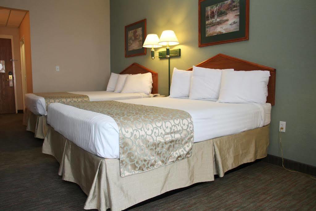 Beachfront Hotel Houghton Lake Bagian luar foto